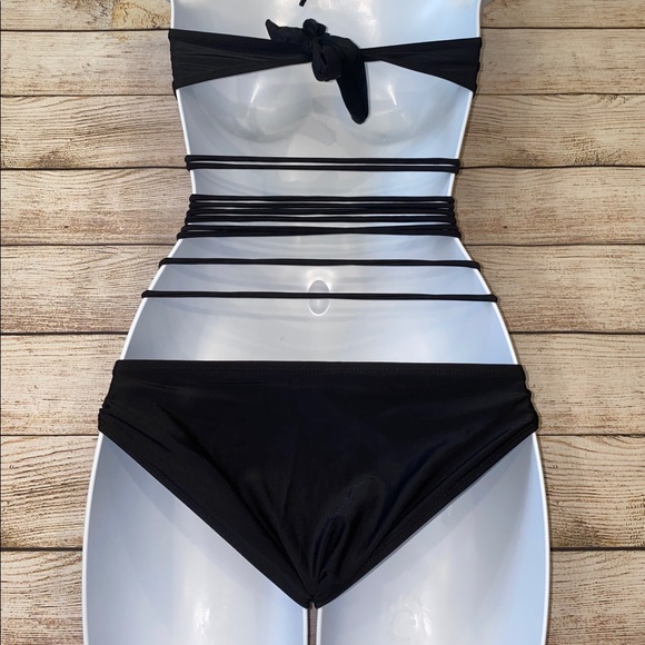 Sexy One Piece - Picture 6 of 11